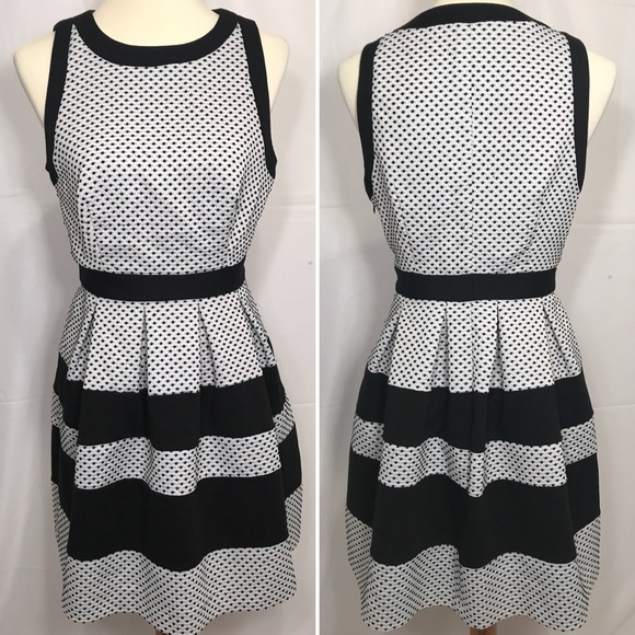 ⚡️🖤 Elle Pleated Black and White Polka Dot Dress - Picture 2 of 8